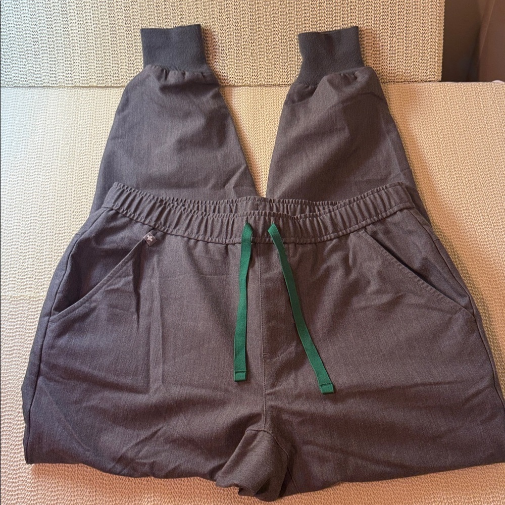 Figs Medical Charcoal Joggers Womens M/S - Picture 3 of 9